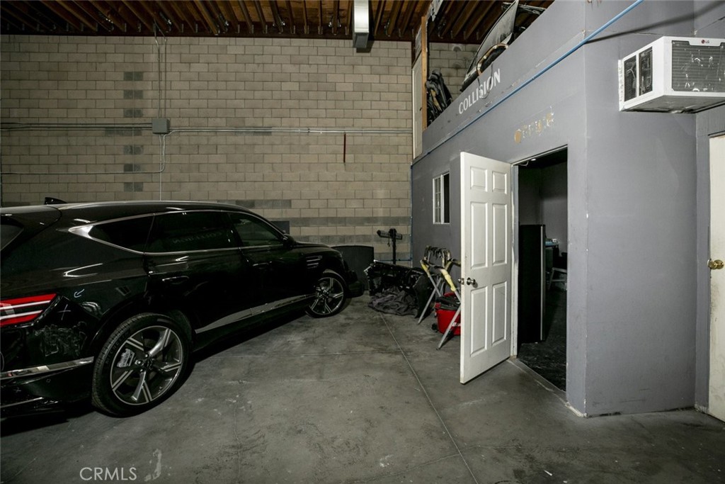 10066 San Fernando Road Property Photo 3