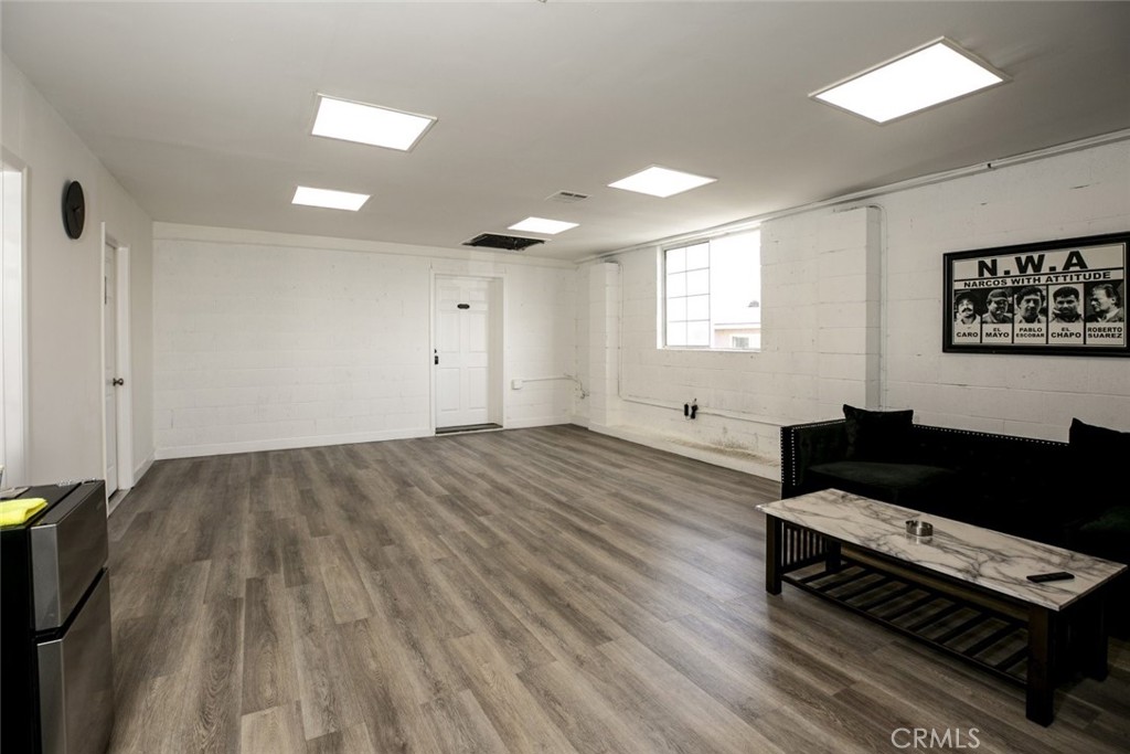10066 San Fernando Road Property Photo 4