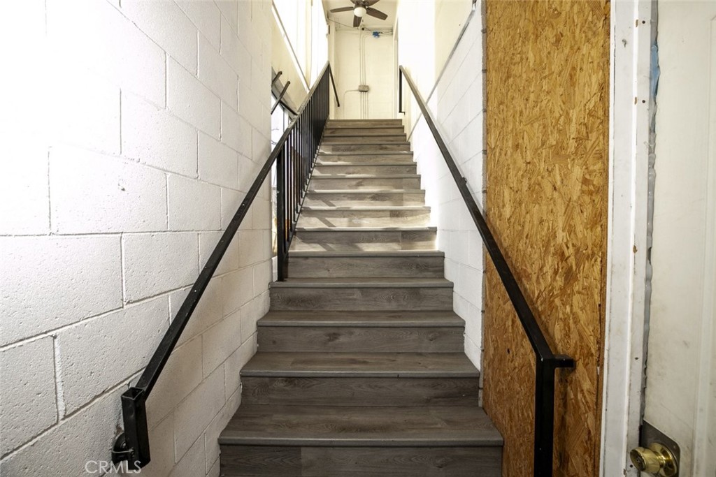 10066 San Fernando Road Property Photo 7