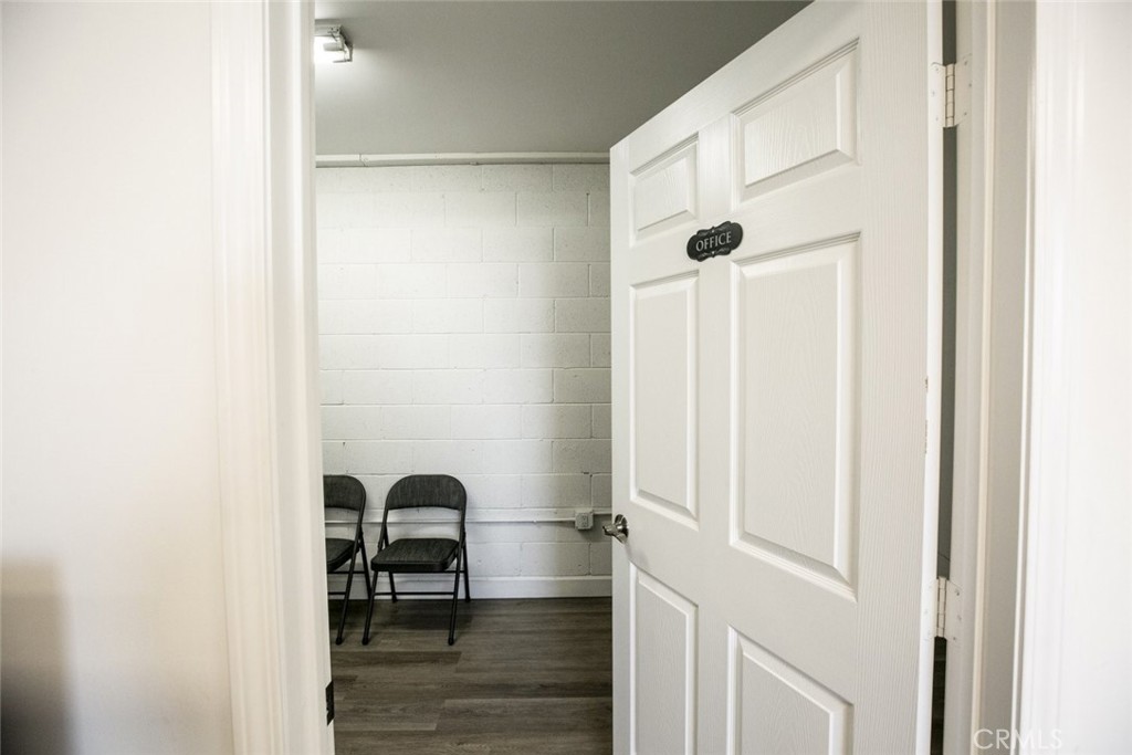 10066 San Fernando Road Property Photo 10