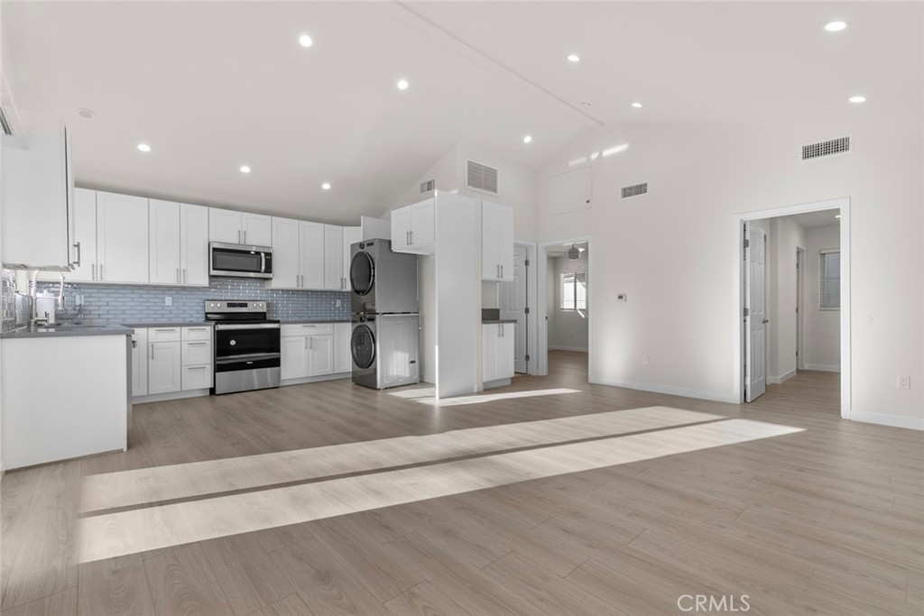 1235 Elm Avenue A Property Photo