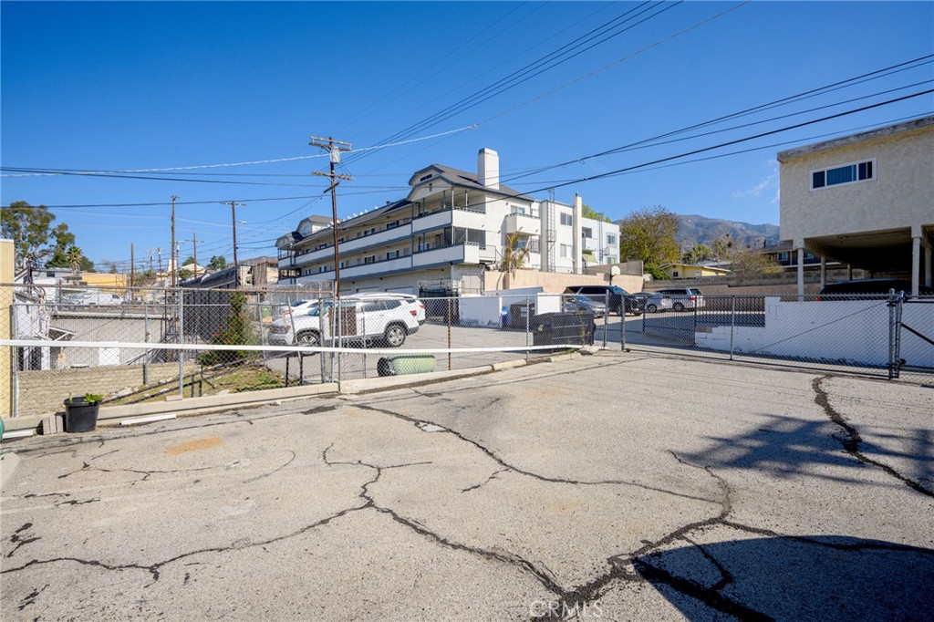 9926 Commerce Avenue Property Photo 20