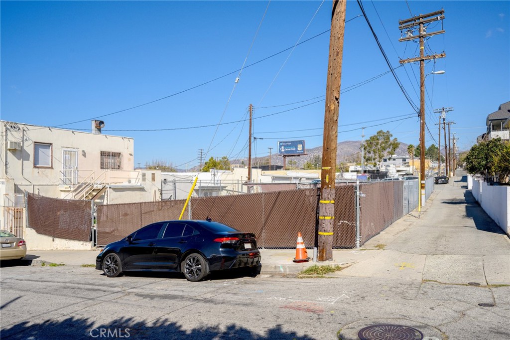 9926 Commerce Avenue Property Photo 22