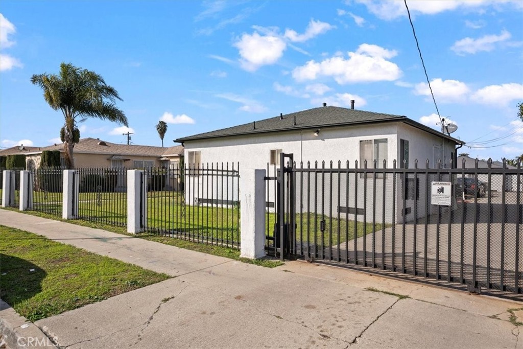 1525 W 105th Street Property Photo