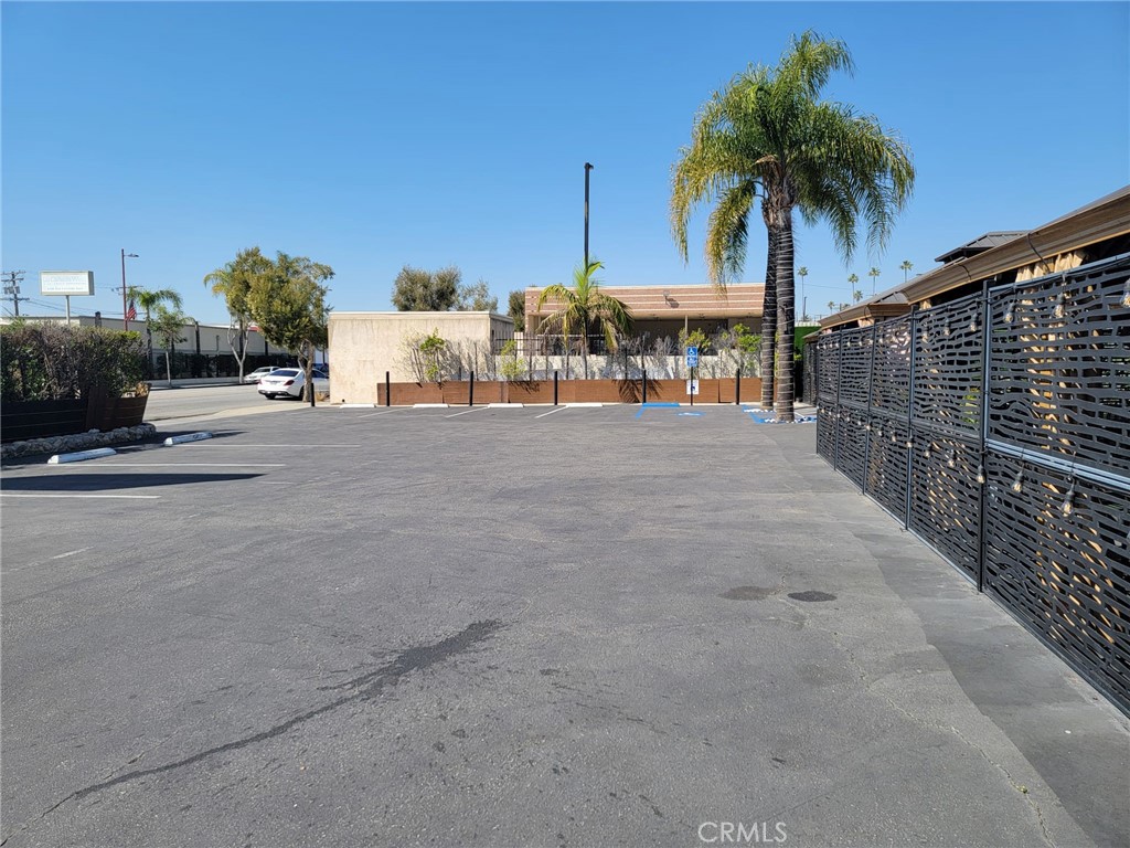 6430 San Fernando Road Property Photo 3