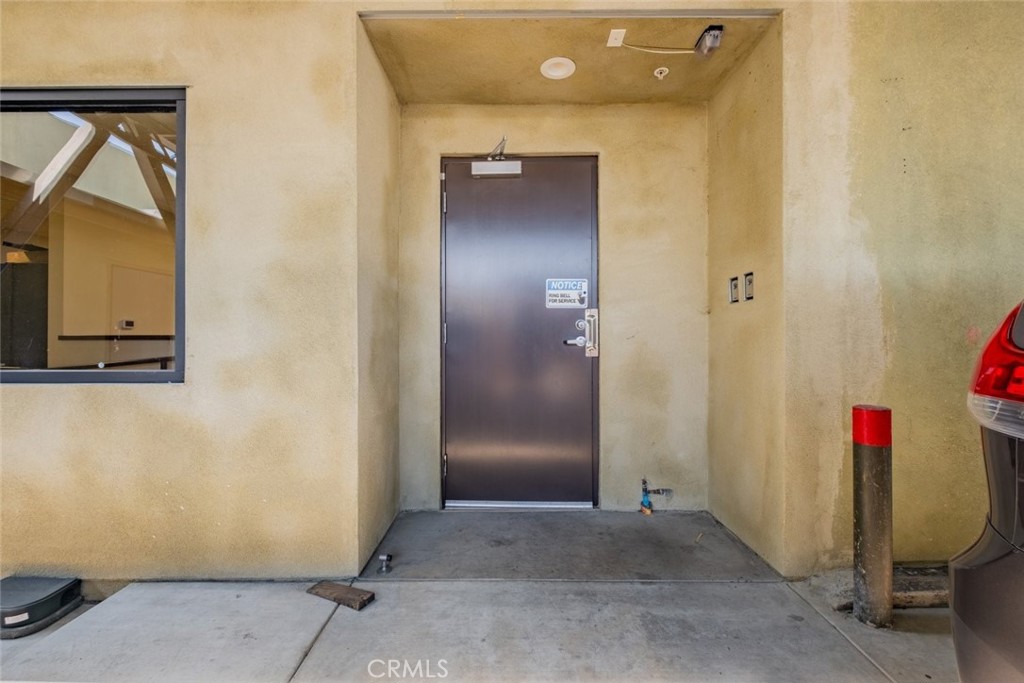 14122 Aetna Street Property Photo 7