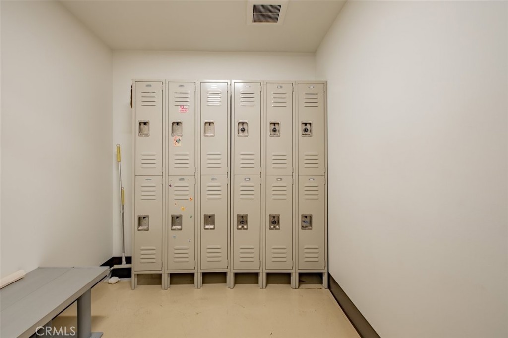 14122 Aetna Street Property Photo 15