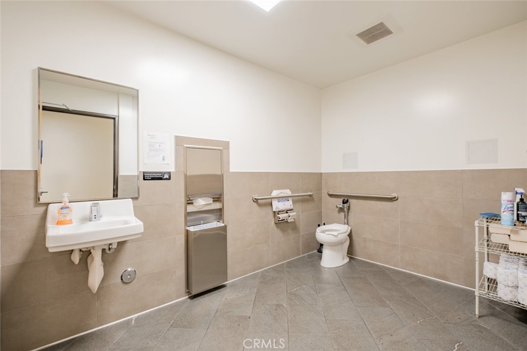 14122 Aetna Street Property Photo 20