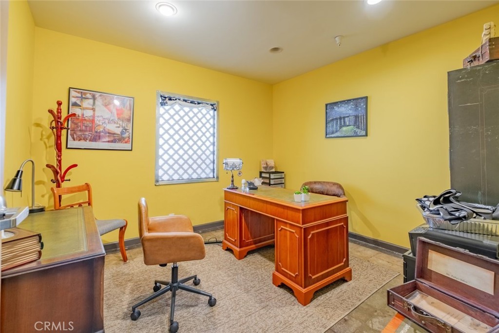 14122 Aetna Street Property Photo 23