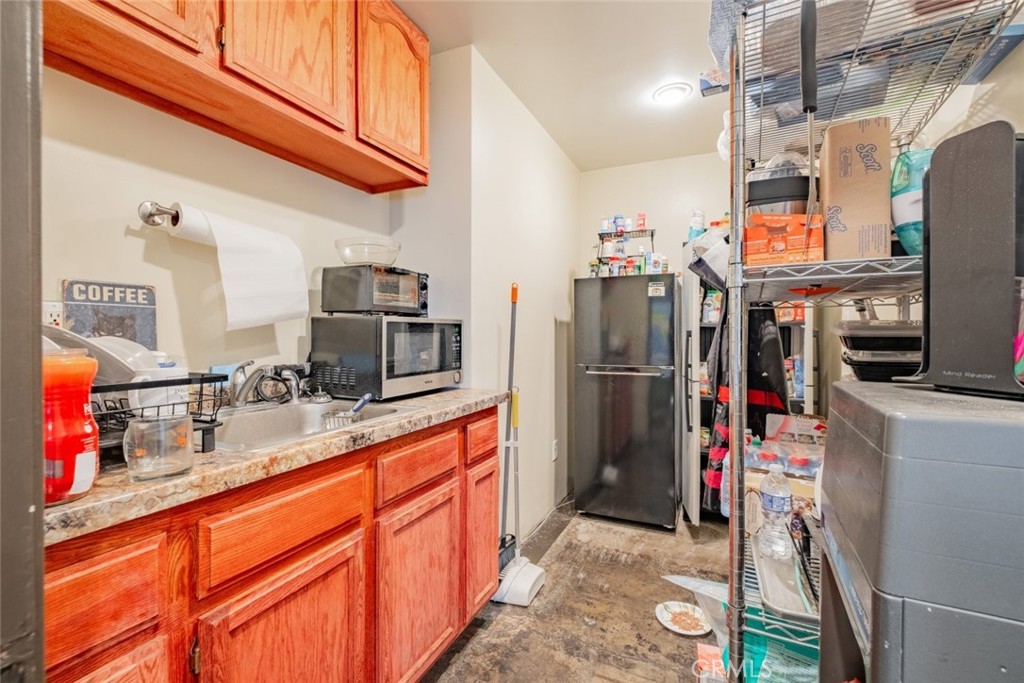 14122 Aetna Street Property Photo 26
