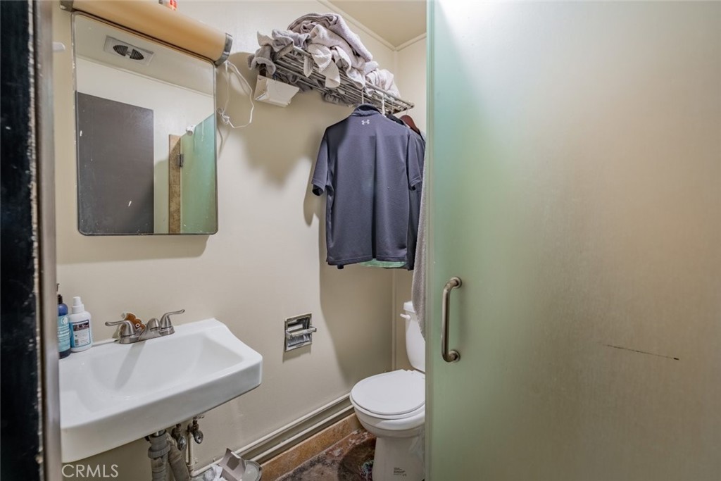 14122 Aetna Street Property Photo 32