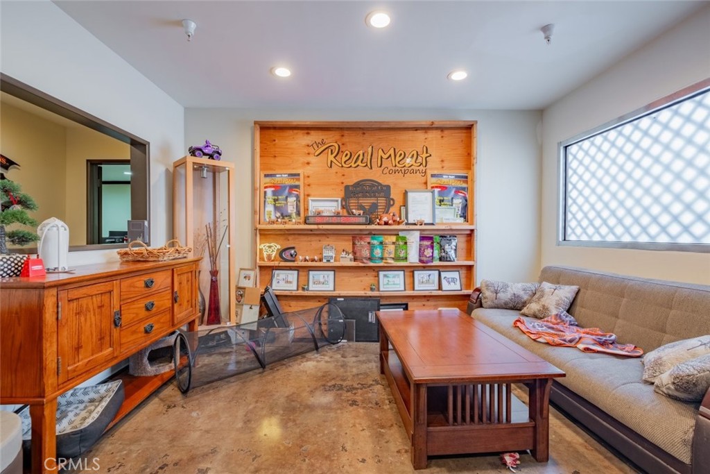14122 Aetna Street Property Photo 34