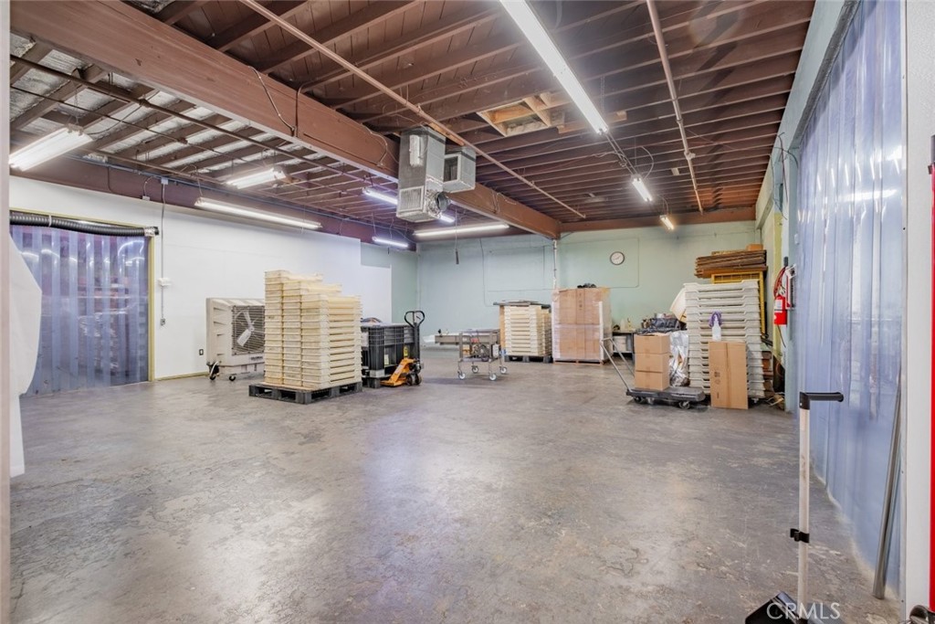 14122 Aetna Street Property Photo 36