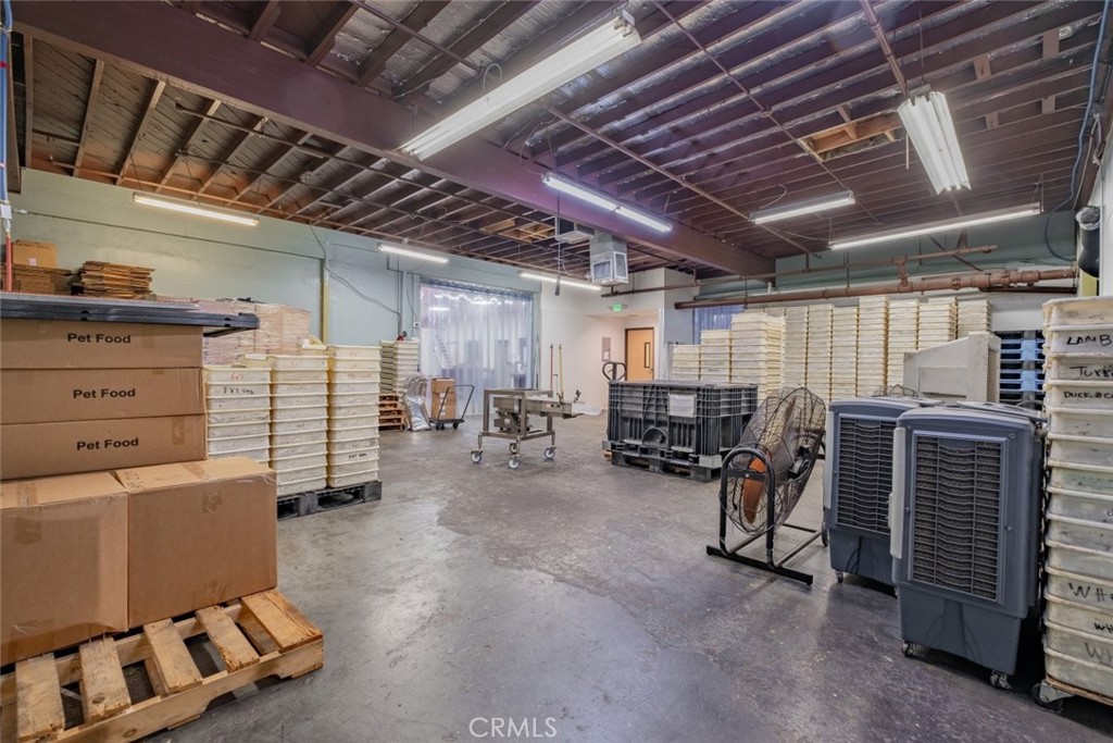 14122 Aetna Street Property Photo 38