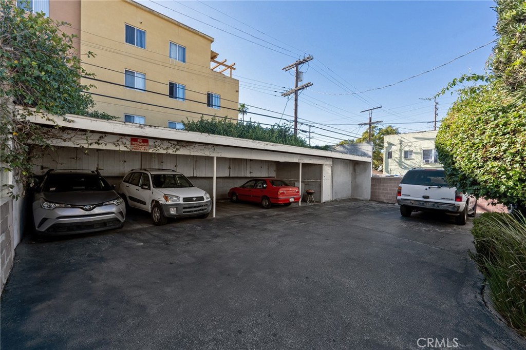 5662 Fountain Avenue Property Photo 7