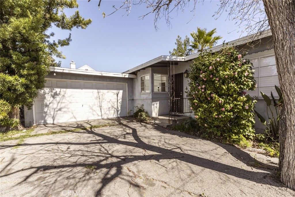 7616 Greg Avenue Property Photo