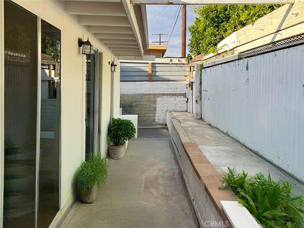 6410 Goodland Avenue Property Photo 32