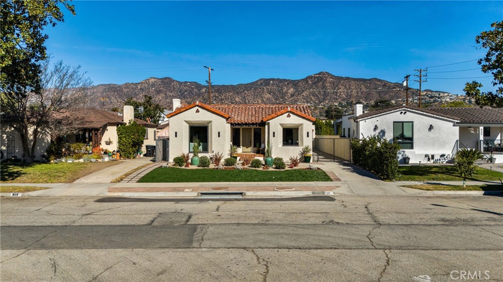 809 Omar Street Property Photo