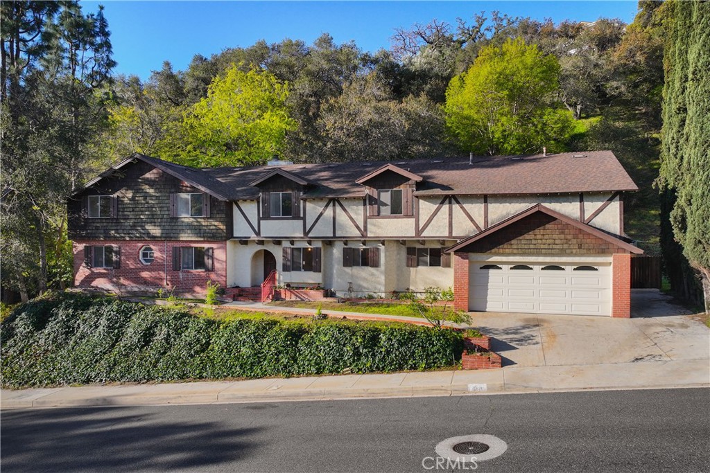 1411 Greenbriar Road Property Photo