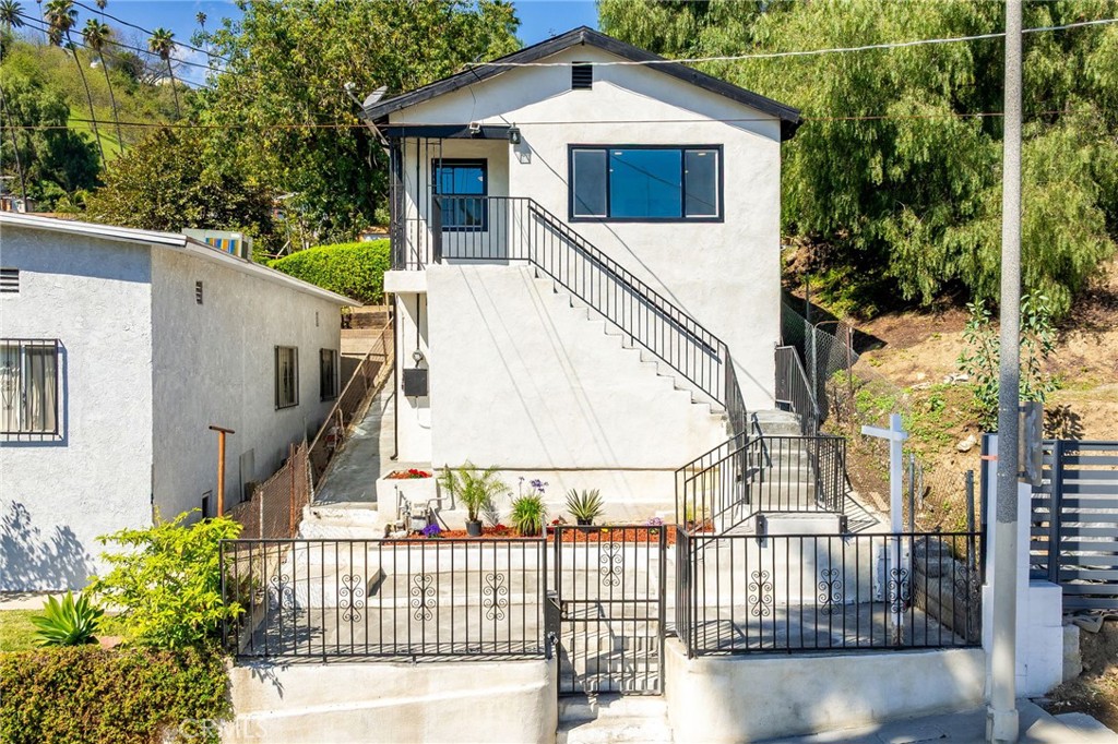 3215 Pyrites Street Property Photo