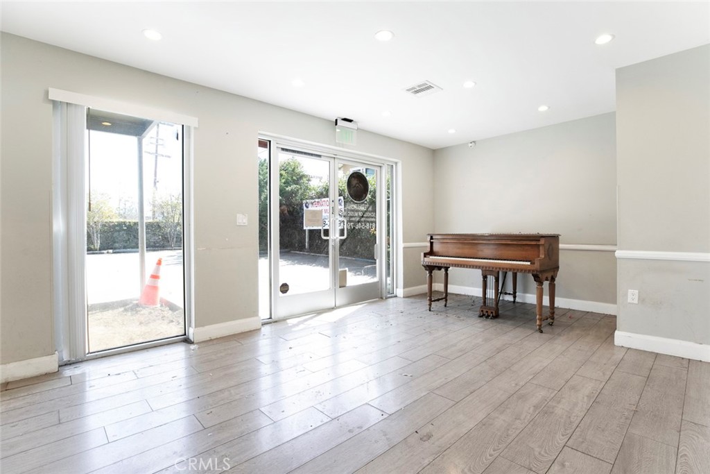 416 418 E Colorado Street Property Photo 9
