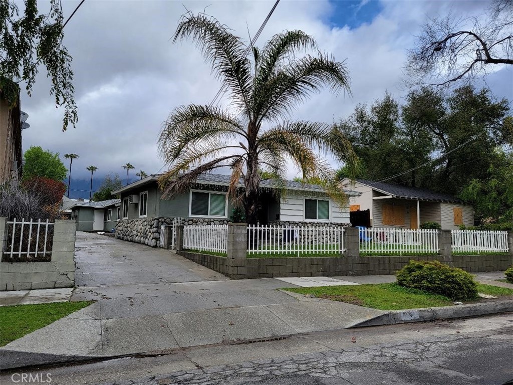 343 W Howard Street Property Photo