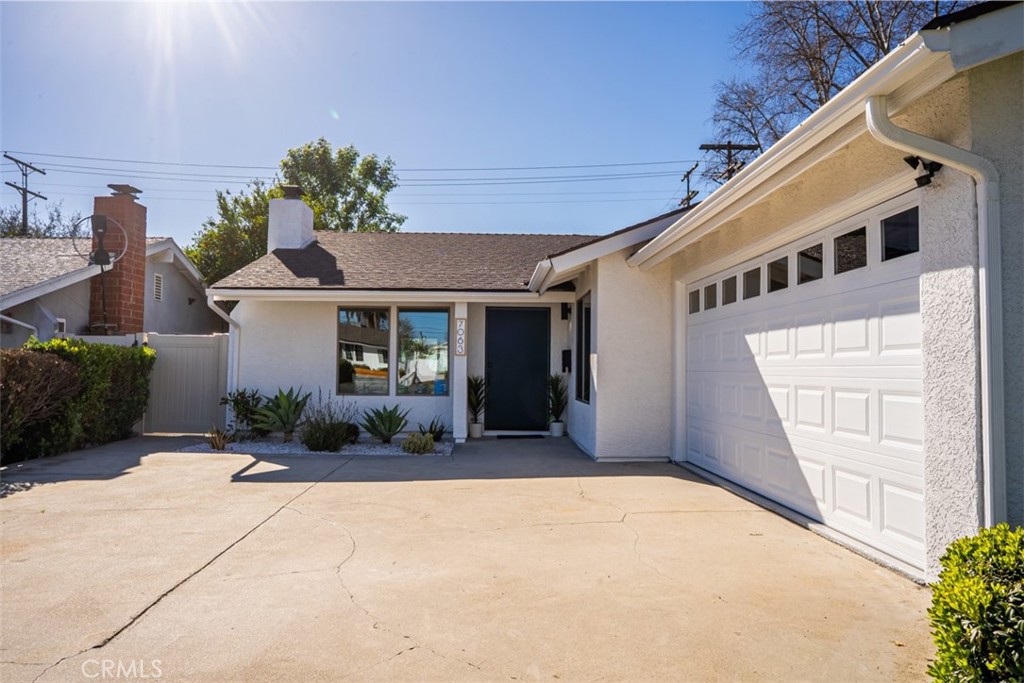 7063 Jellico Avenue Property Photo