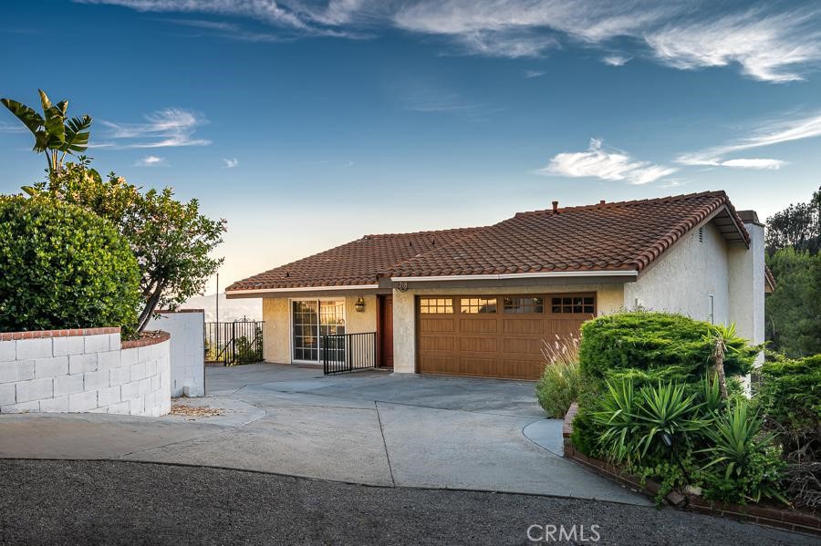 1218 E Tujunga Avenue Property Photo