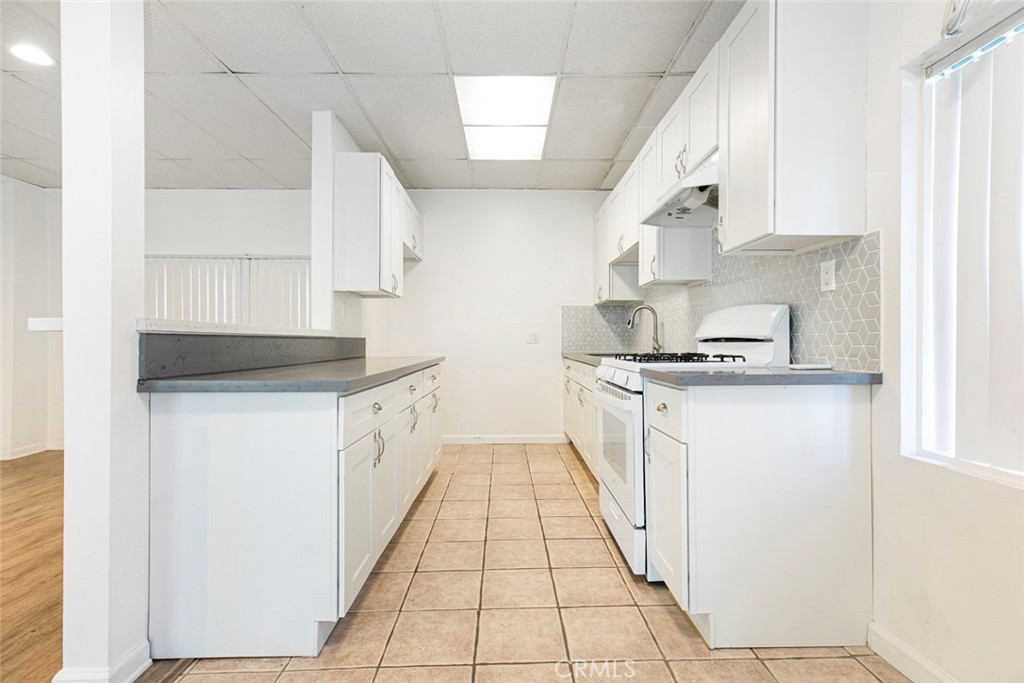 1138 N Parish Place Property Photo 24