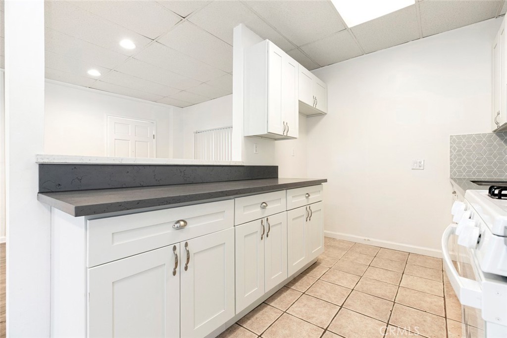 1138 N Parish Place Property Photo 25