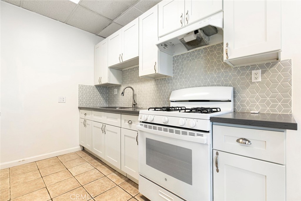 1138 N Parish Place Property Photo 26