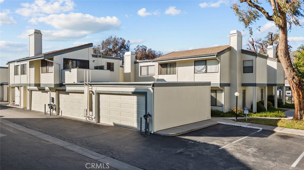 10512 Sunland Boulevard 2 Property Photo
