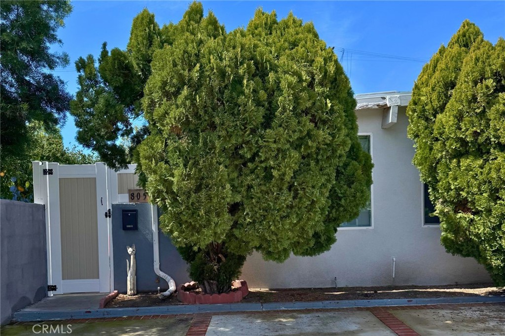 8057 Kelvin Ave Property Photo
