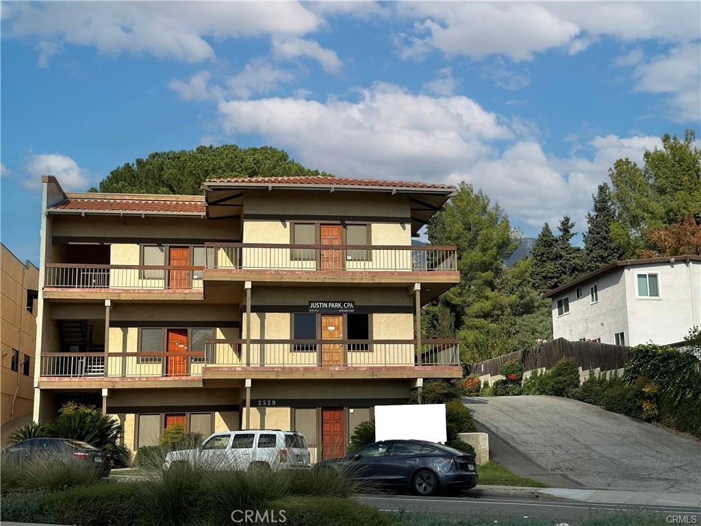 2529 Foothill Boulevard 1 & 2 Property Photo
