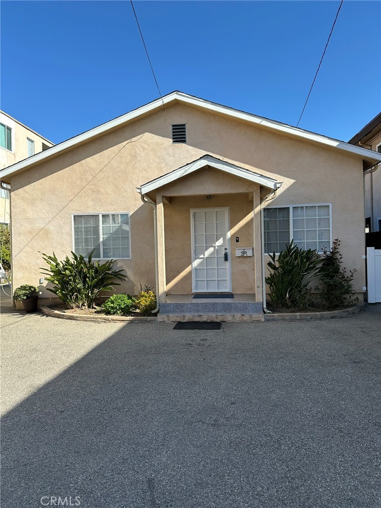 1339 E Harvard # B Street B Property Photo