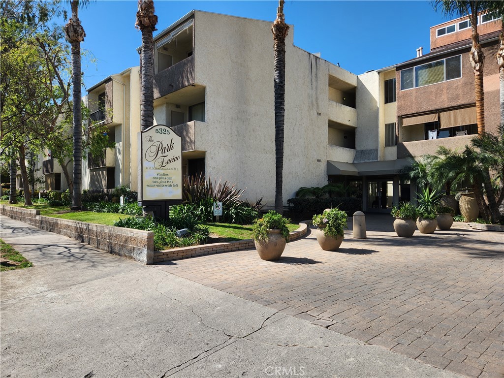 5325 Newcastle Avenue 129 Property Photo