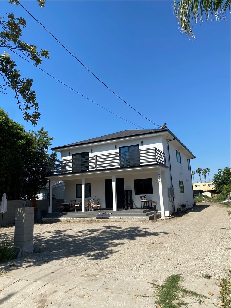 6747 Gaviota Avenue N Property Photo