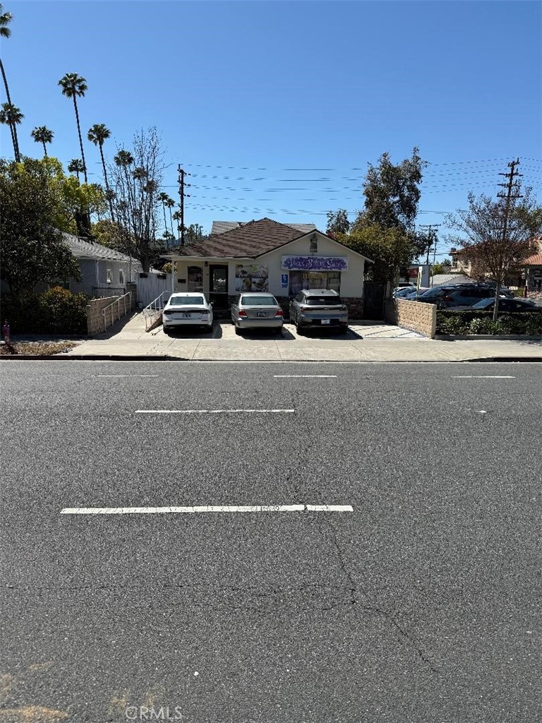 1632 W Glenoaks Boulevard A Property Photo