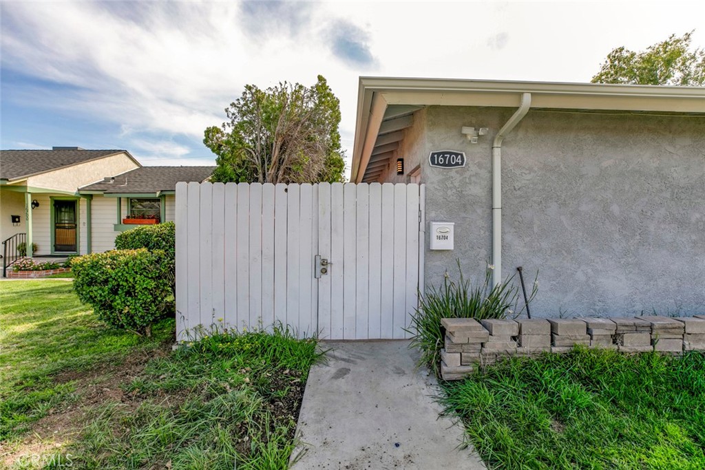 Granada Hills Real Estate Listings Main Image