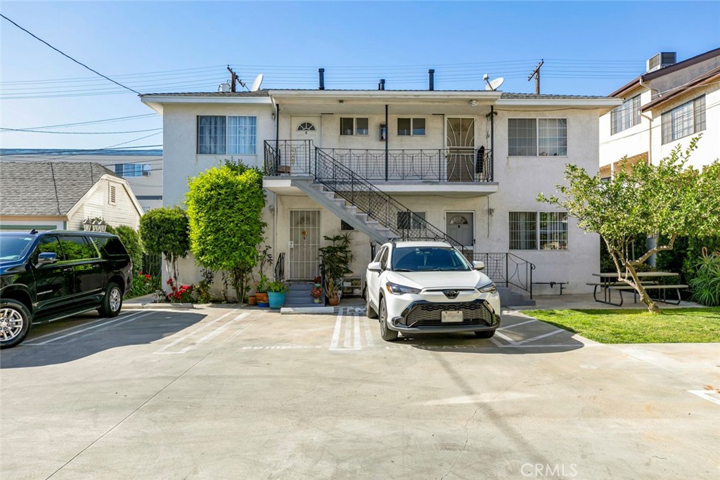 335 E Providencia Avenue Property Photo 5