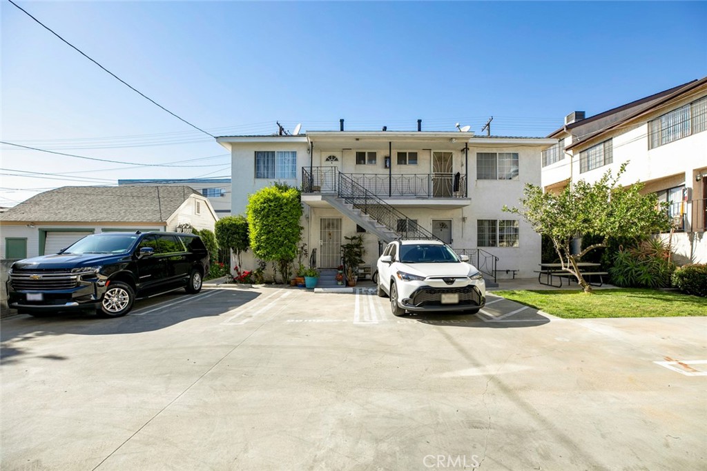 335 E Providencia Avenue Property Photo 6