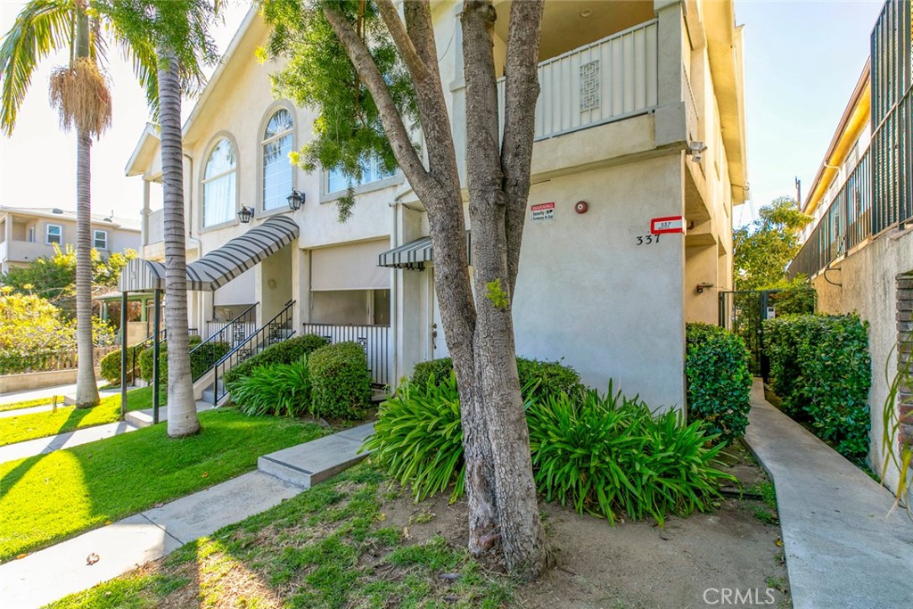 335 E Providencia Avenue Property Photo 10