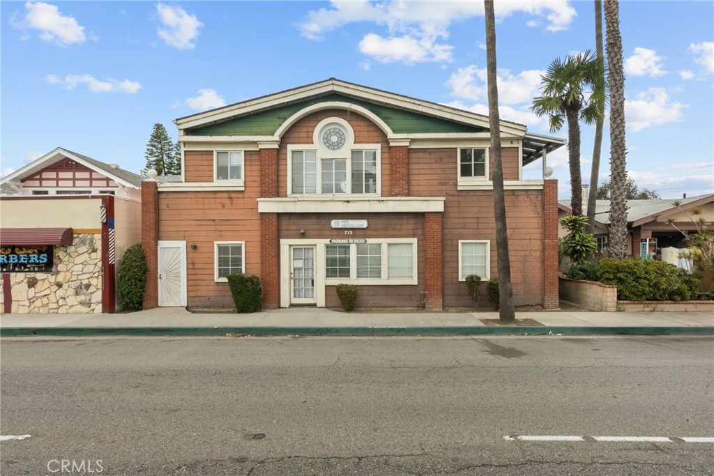 713 S Anaheim Boulevard Property Photo 1