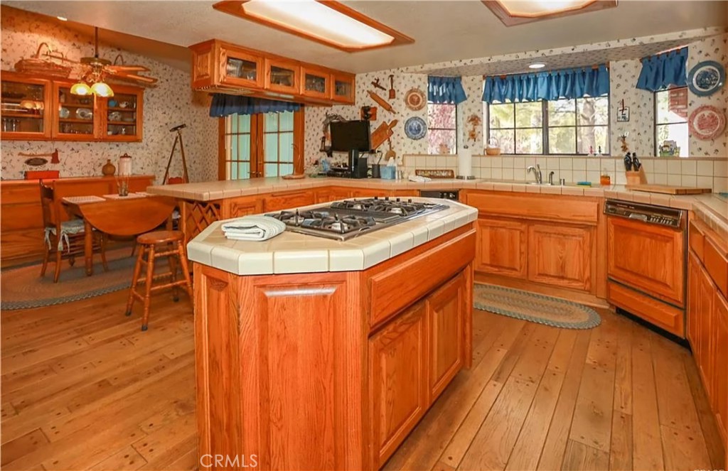 2474 Oak Lane Property Photo 10