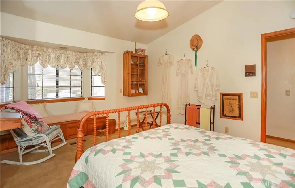 2474 Oak Lane Property Photo 15