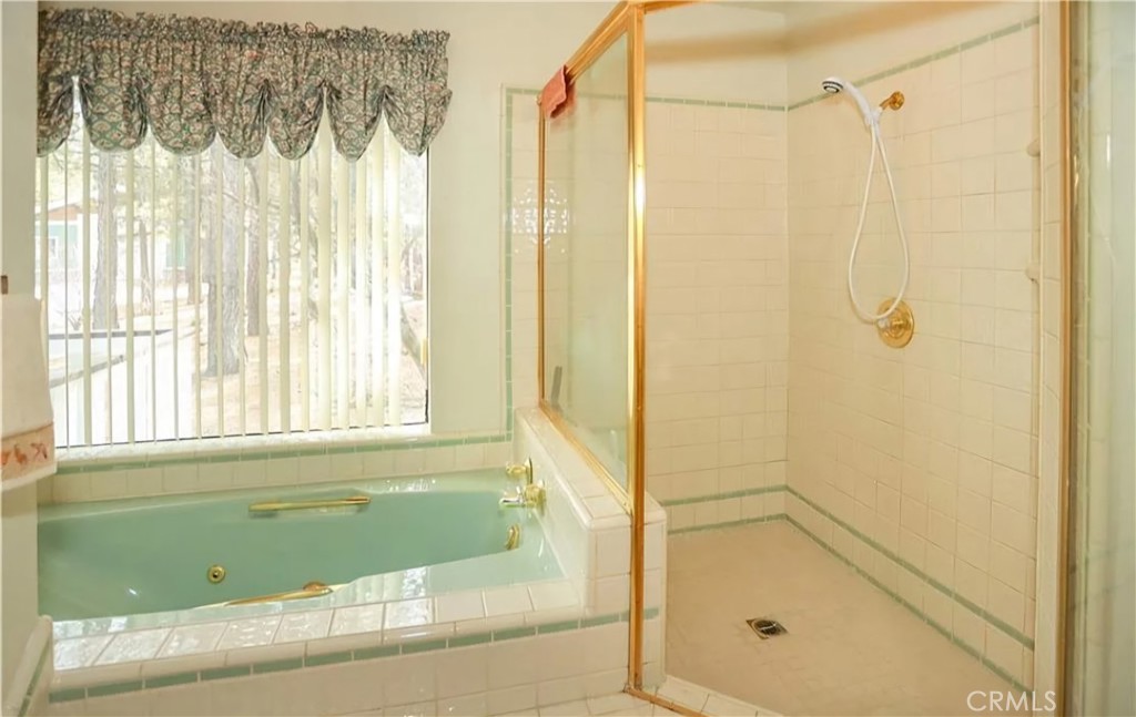 2474 Oak Lane Property Photo 17