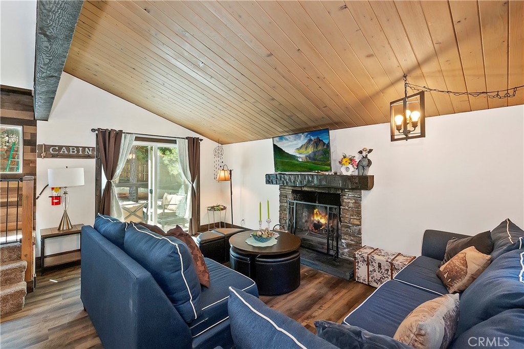 426 Crystal Court Property Photo 9