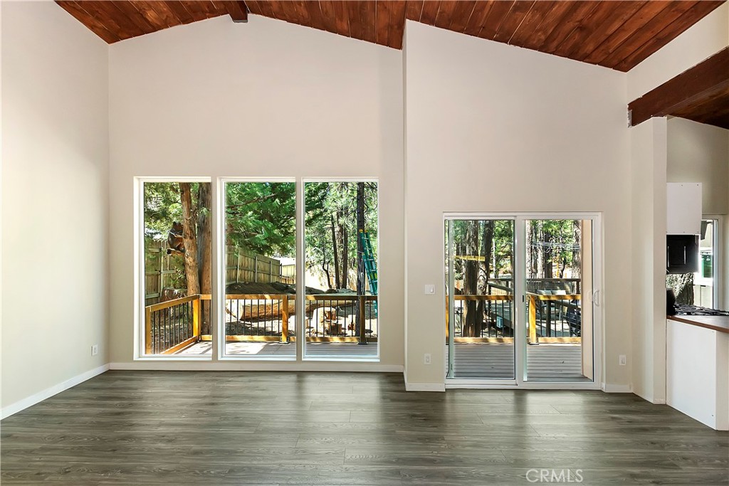 426 Crystal Court Property Photo 38