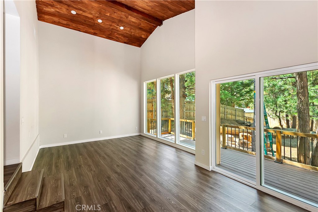 426 Crystal Court Property Photo 39