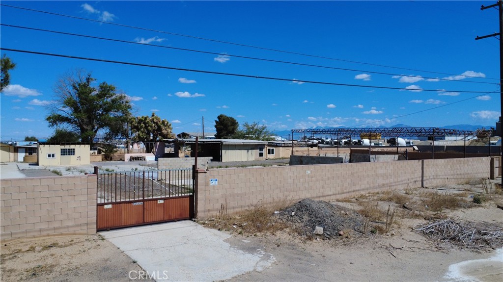 42336 5th Street E Property Photo 4